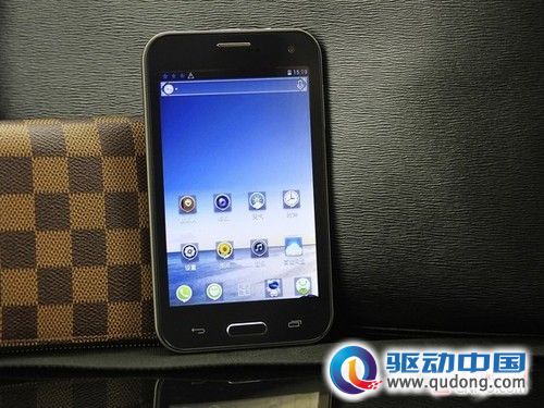 小巧酷黑音乐机 摩托罗拉XT553仅999元 