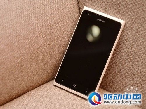 WP7.8即将到来 诺基亚Lumia 900热销中 