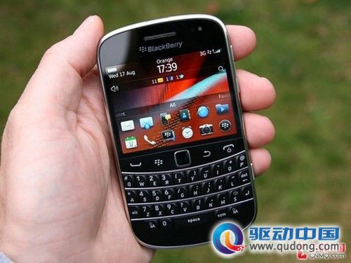 黑莓9900售价不足3400 全键盘高性能机