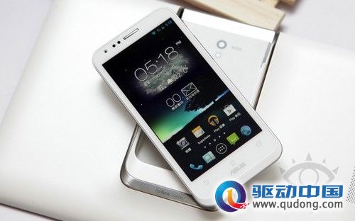 ASUS-PadFone-2-White-17 ASUS-PadFone-2-White-17