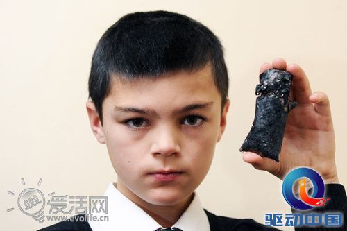 黑莓手机自燃烧伤英国11岁男孩 家长要求RIM召回手机产品