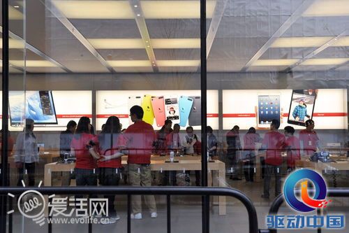 iPhone 5大陆发售直击:货源充足 黄牛不见踪影