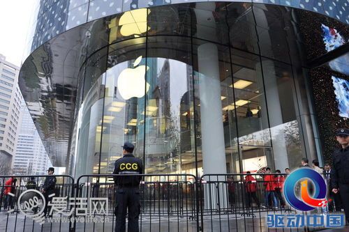 iPhone 5大陆发售直击:货源充足 黄牛不见踪影