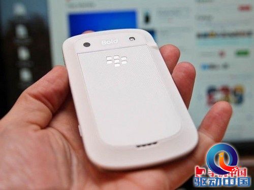 全键盘商务旗舰机 黑莓9900不足4000元 