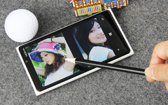 最具创新力 诺基亚920超敏感触控测试 