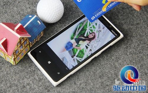 最具创新力 诺基亚920超敏感触控测试