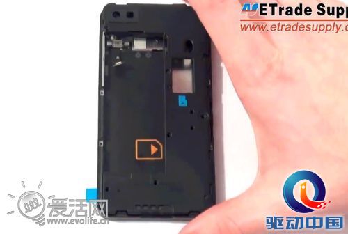 黑莓Z10屏幕与外壳配件曝光 4.3寸屏幕大小得以确认