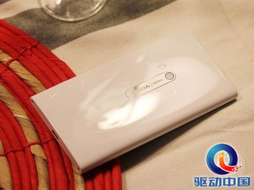 四核1080p高清!热门白色智能强机推荐