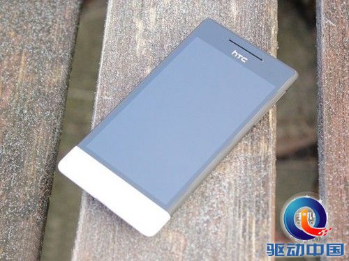 图为HTC 8S正面图片