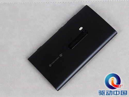 诺基亚Lumia 920T手机背面图片