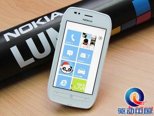 诺基亚Lumia 710正面图片