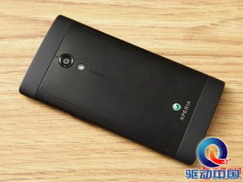 索尼LT28i背面图片