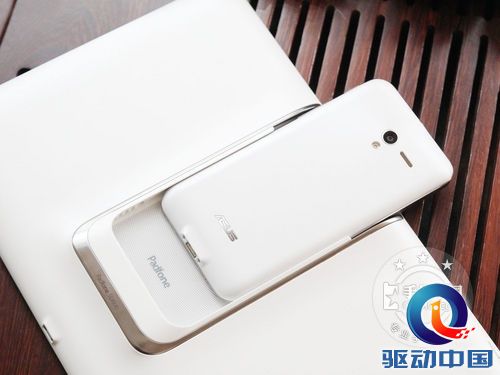 软硬兼施突破常规 华硕PadFone 2体验