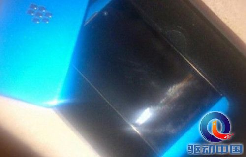全球限量发售 黑莓Z10蓝色版谍照流出 