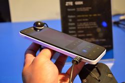 老大哥不容忽视 中兴展出英特尔处理器手机&ldquo;Geek&rdquo;