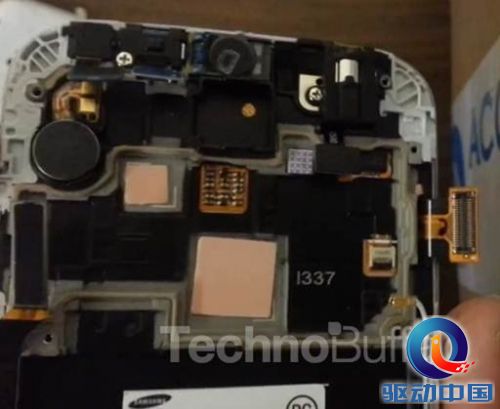 Samsung Galaxy S4 undressed on camera, found to be easily repairable