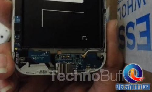 Samsung Galaxy S4 undressed on camera, found to be easily repairable