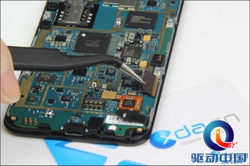 用料十足！小米2S真机拆解