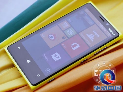 最强WP8旗舰 行货Lumia 920全网最低价