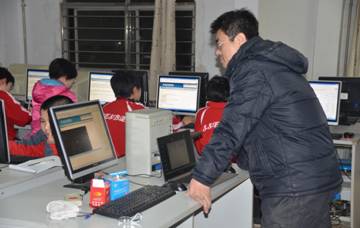 说明: I:\石家庄28中照片\DSC_3708.JPG