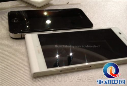 越看越像iPhone 4S 荣耀3黑/白真机大曝光