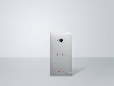 Compress_HTC One silver Back Photo HiRGB