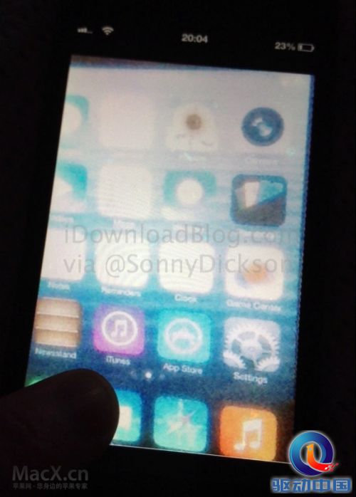 iOS-7-Home-screen-leak_wm.jpeg