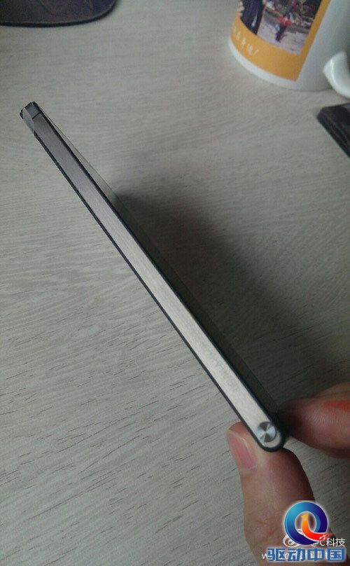 确实很薄 华为Ascend P6真机图赏