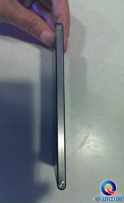 确实很薄 华为Ascend P6真机图赏