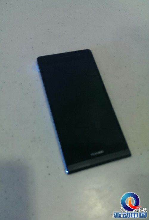 确实很薄 华为Ascend P6真机图赏