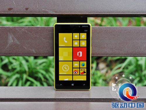 超值WP8智能机 行货Lumia 820仅1999元 