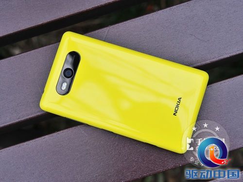 超值WP8智能机 行货Lumia 820仅1999元 