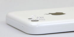 廉价iPhone海量图片曝光 网友笑称造型抄袭小米