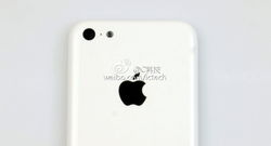 廉价iPhone海量图片曝光 网友笑称造型抄袭小米