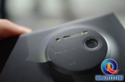 诺基亚新拍照机皇Lumia 1020真机多图赏