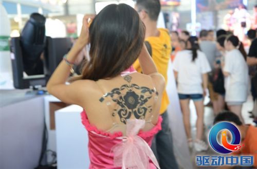 还等什么?一大波Showgirl正在靠近...