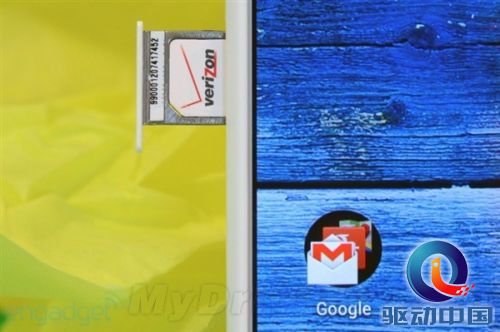 X Phone正式登场:白色超帅气