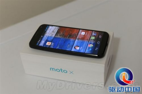 X Phone正式登场:白色超帅气