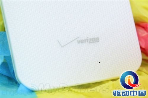 X Phone正式登场:白色超帅气