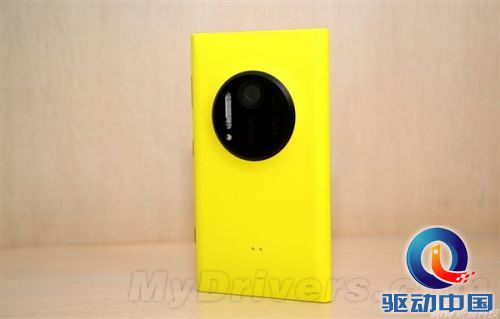 诺基亚够狠 组图：5999元骚黄Lumia 1020
