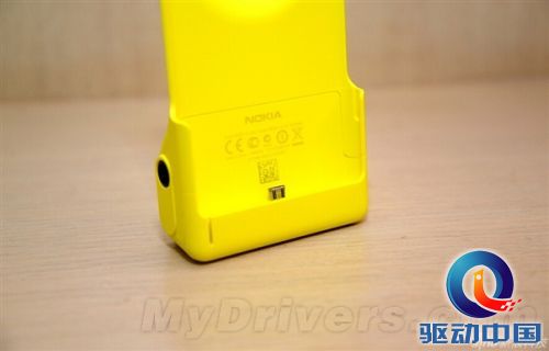 诺基亚够狠 组图：5999元骚黄Lumia 1020