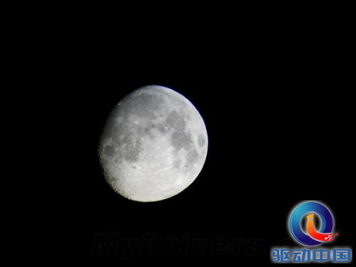 799元的红米手机也能拍到清晰月球表面
