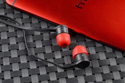 绯红保障回头率 HTC One魅夜红版图赏