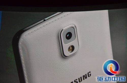 Galaxy Note 3正式亮相:终于不再大塑料