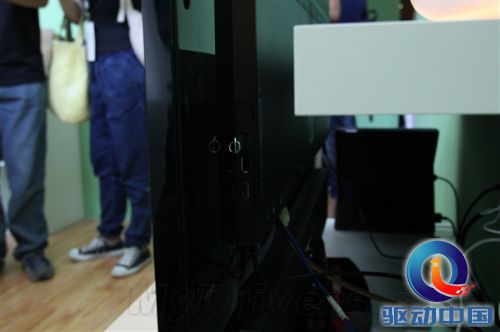 极窄边框+超薄机身:小米电视真机图赏
