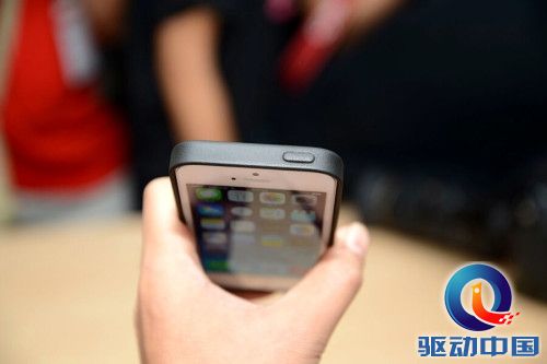 苹果中国首场发布会:看回放+玩真机