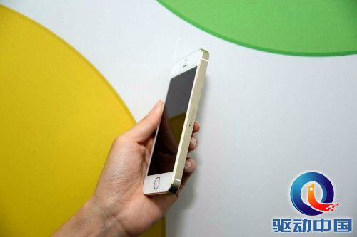 苹果中国首场发布会:看回放+玩真机