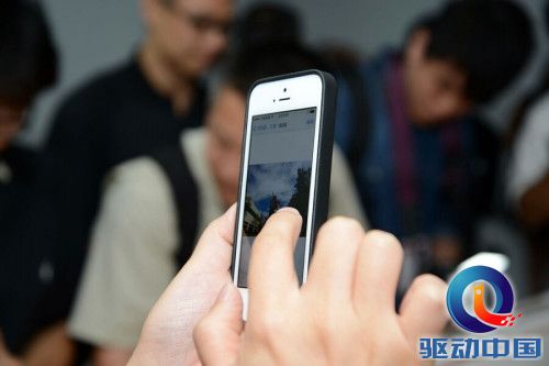 苹果中国首场发布会:看回放+玩真机