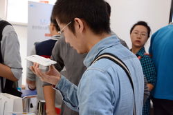魅族MX3正式上市销售 粉丝提前一天排队购机