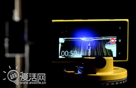 驾驭闪电：用超高压为Lumia 925充电仅需一秒！